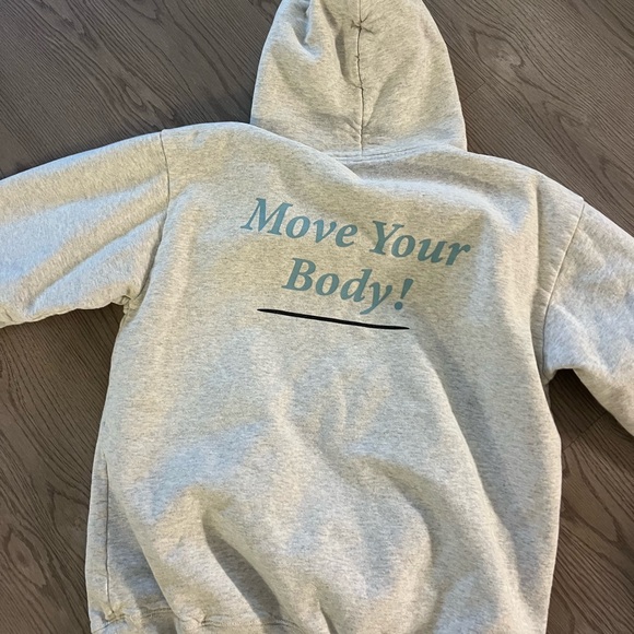 sporty and rich hoodie - Picture 1 of 3